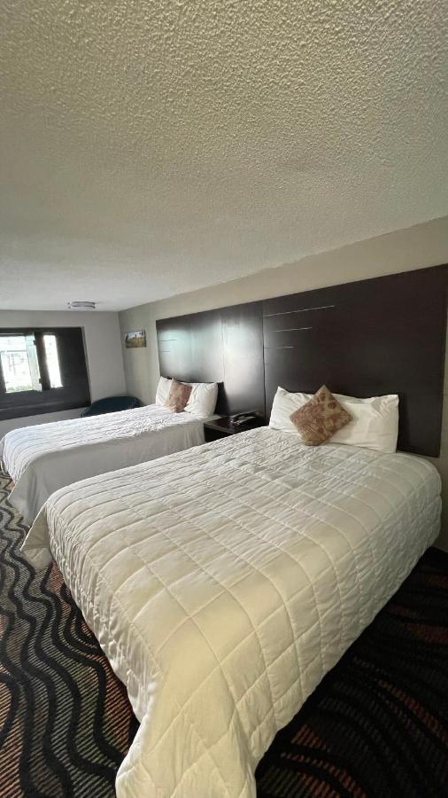 Country Town N' Suites Gatlinburg Eksteriør billede