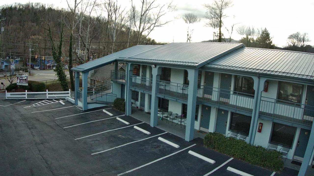 Country Town N' Suites Gatlinburg Eksteriør billede