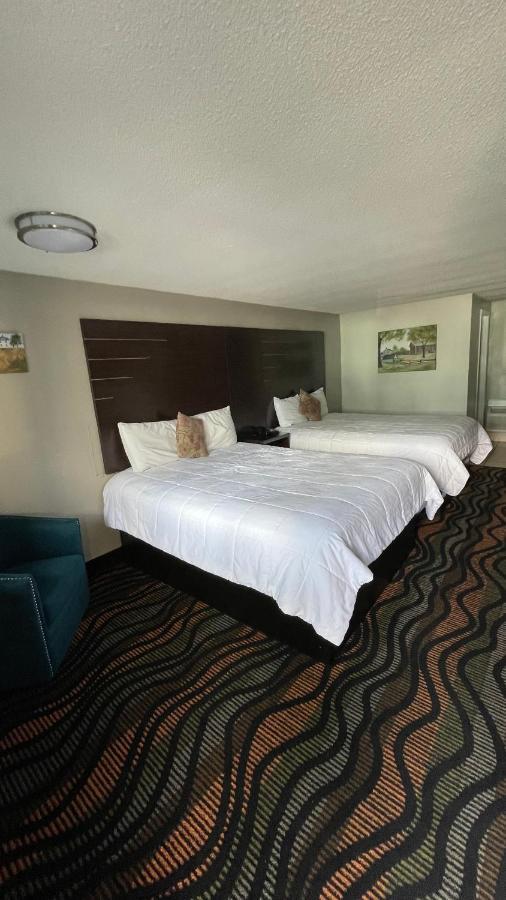 Country Town N' Suites Gatlinburg Eksteriør billede