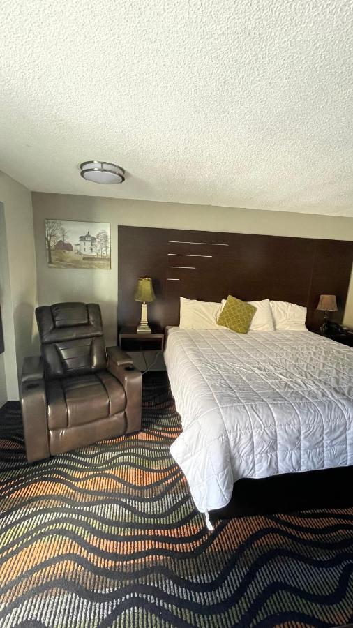 Country Town N' Suites Gatlinburg Eksteriør billede