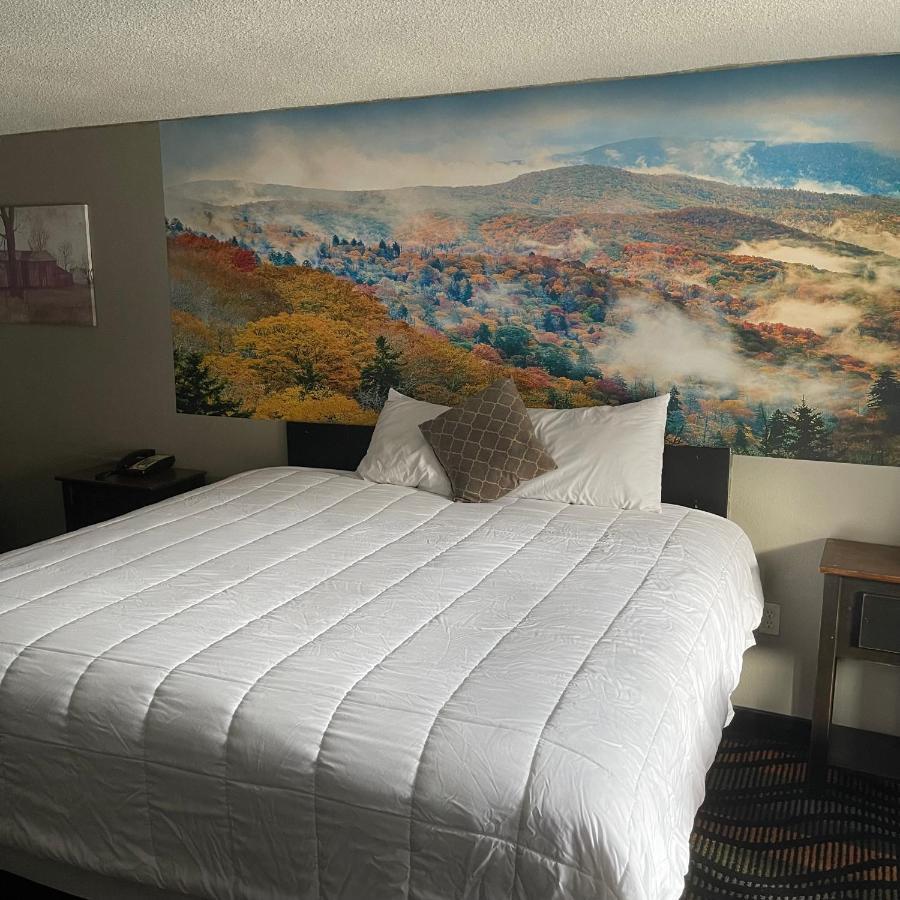Country Town N' Suites Gatlinburg Eksteriør billede