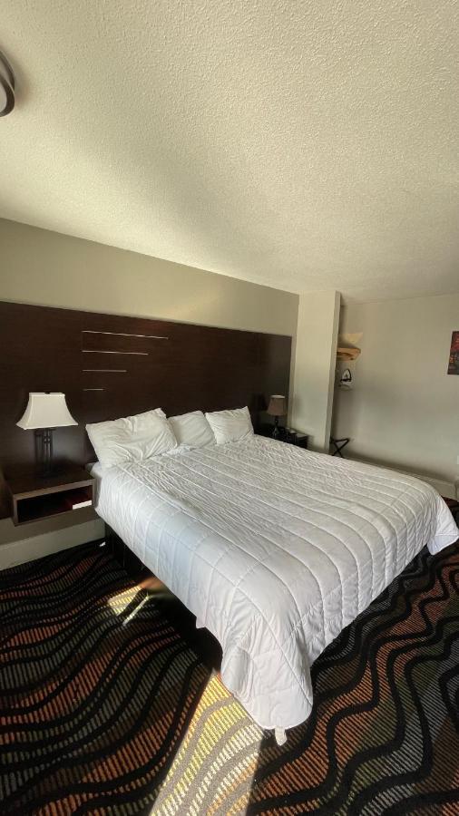 Country Town N' Suites Gatlinburg Eksteriør billede
