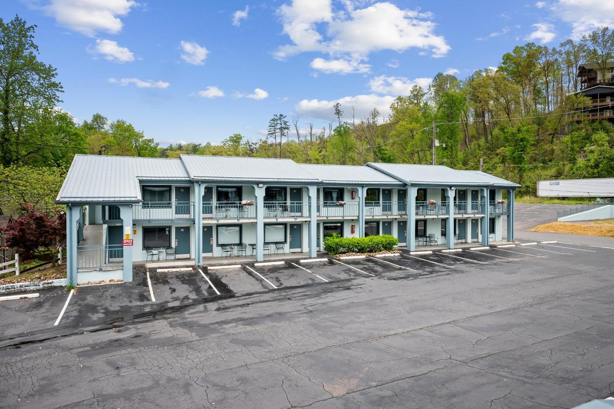 Country Town N' Suites Gatlinburg Eksteriør billede