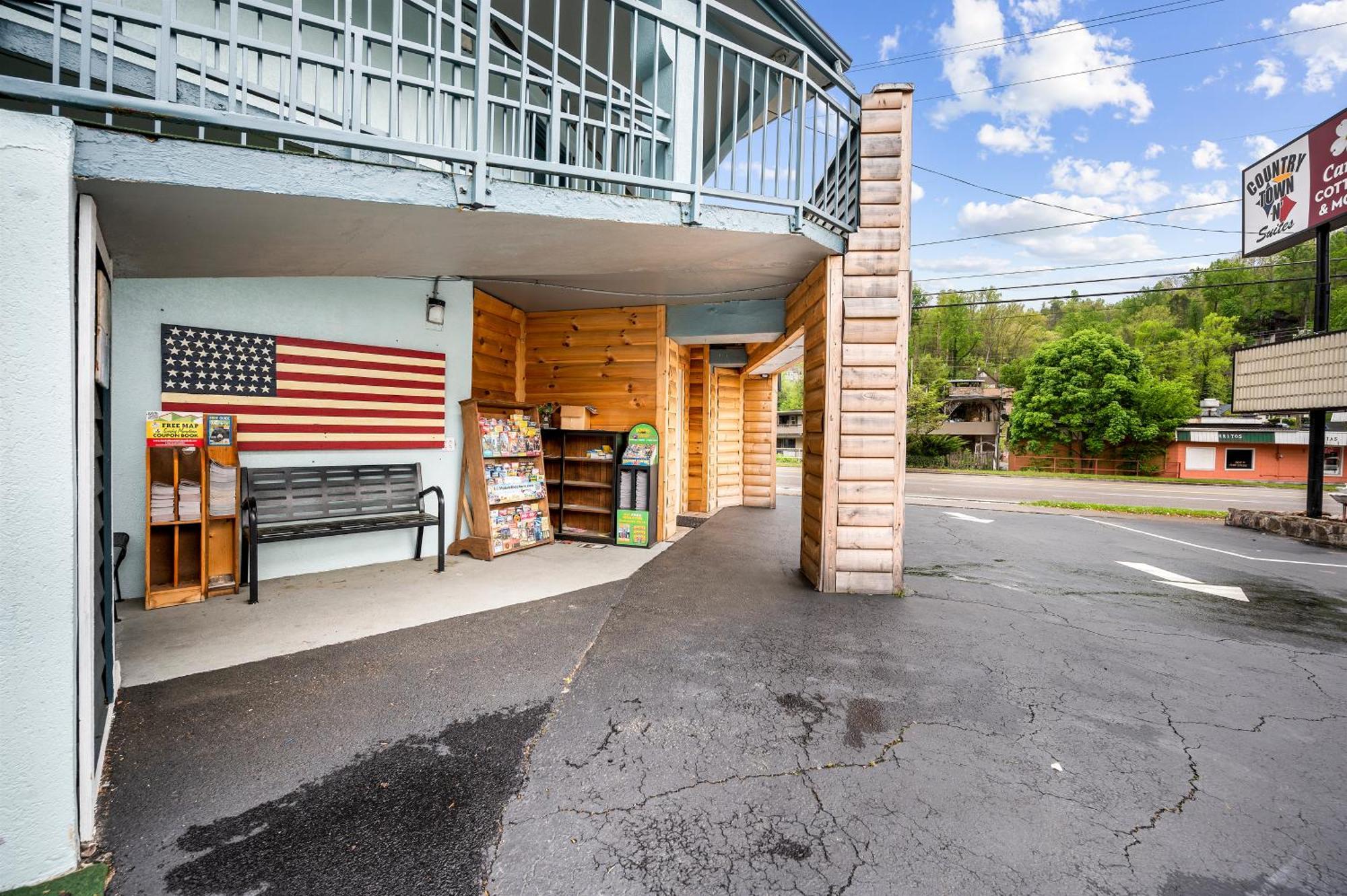 Country Town N' Suites Gatlinburg Eksteriør billede