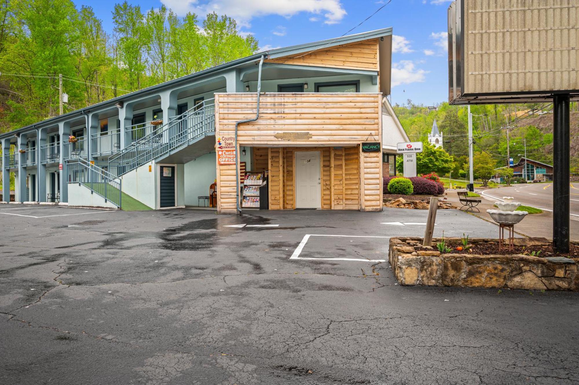 Country Town N' Suites Gatlinburg Eksteriør billede