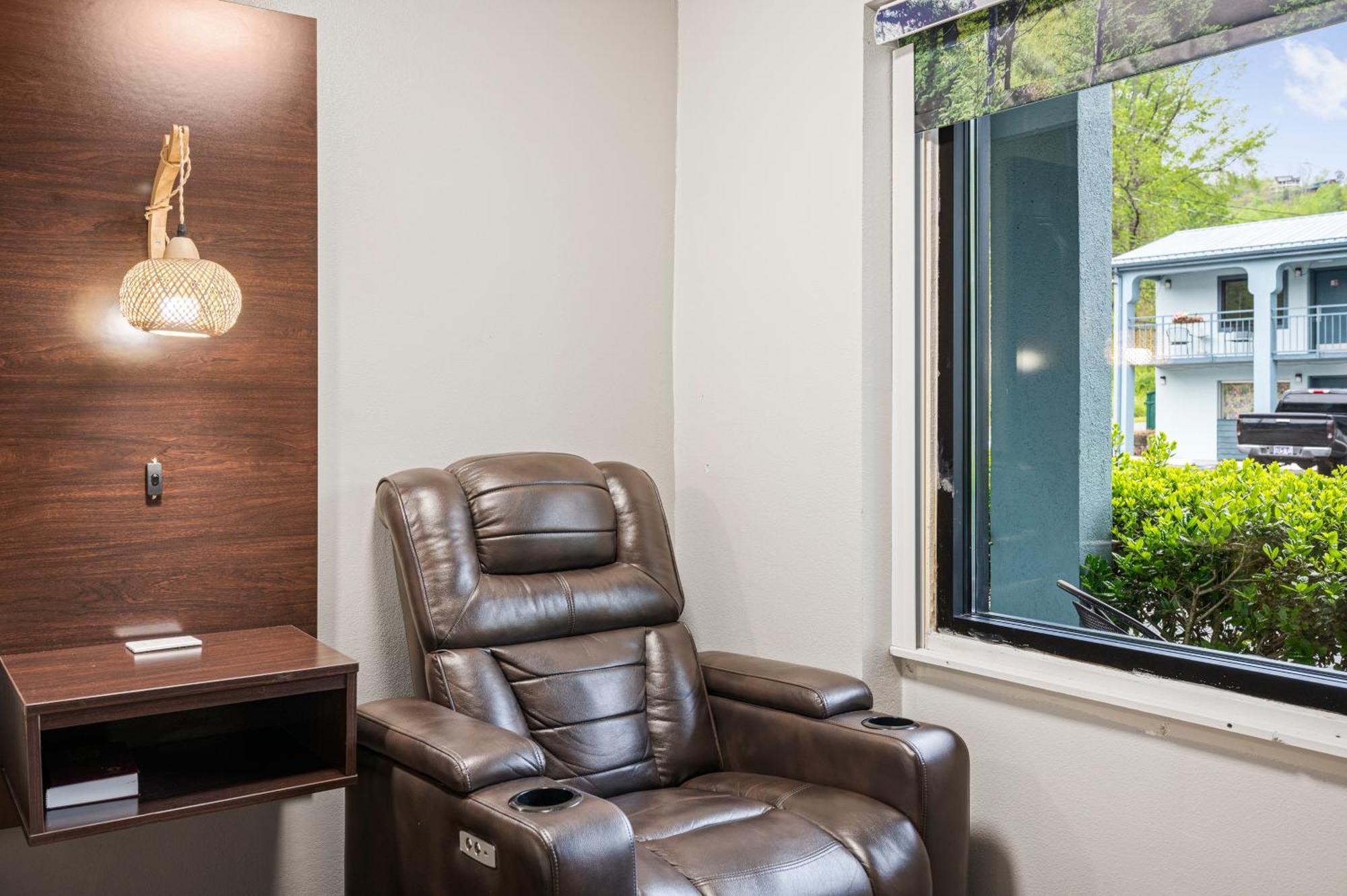 Country Town N' Suites Gatlinburg Eksteriør billede