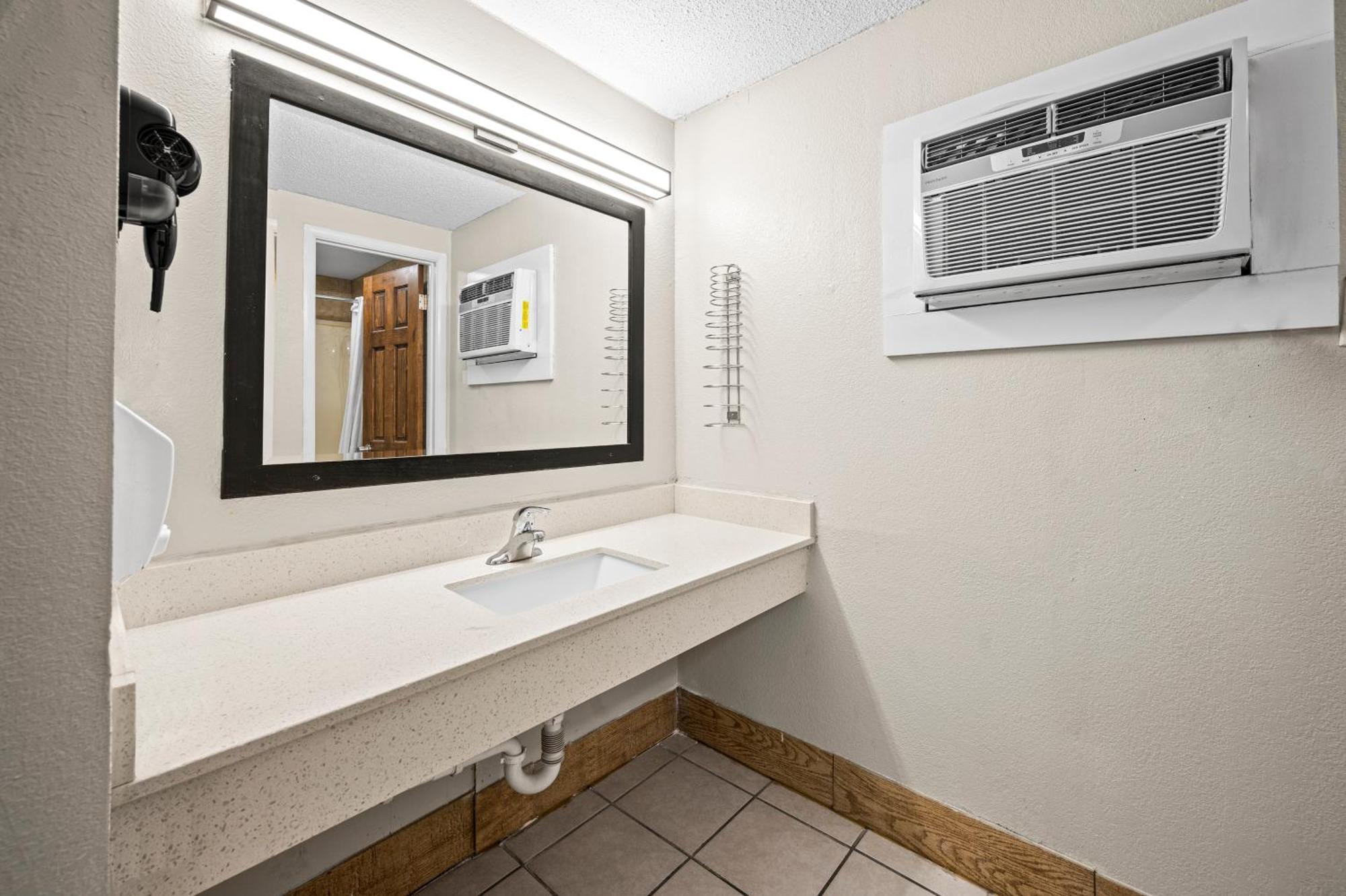 Country Town N' Suites Gatlinburg Eksteriør billede
