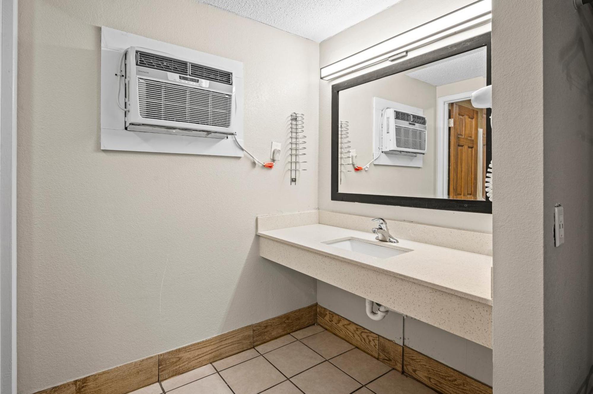 Country Town N' Suites Gatlinburg Eksteriør billede